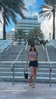 Xenia Tchoumitcheva feet photo thumbnail