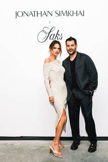 Alessandra Ambrosio feet photo thumbnail