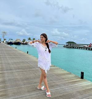 Anushka Sen feet photo thumbnail