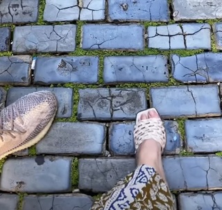 JoJo feet photo thumbnail