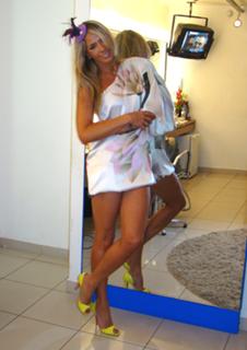 Adriane Galisteu feet photo thumbnail