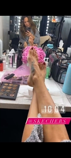 Brooke Burke feet photo thumbnail