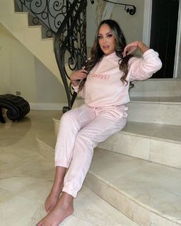 Charlotte Crosby feet photo thumbnail
