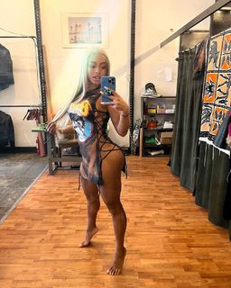 Qimmah Russo feet photo thumbnail