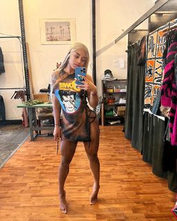 Qimmah Russo feet photo thumbnail