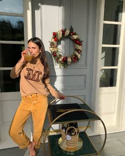 Jordana Brewster feet photo thumbnail