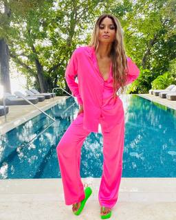 Ciara feet photo thumbnail