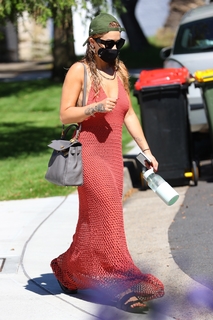 Rita Ora feet photo thumbnail