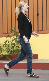 Drew Barrymore feet photo thumbnail