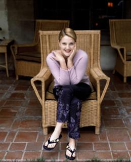 Drew Barrymore feet photo thumbnail