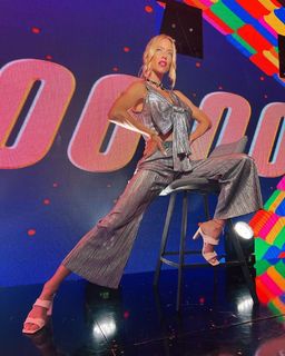 Nicole Neumann feet photo thumbnail