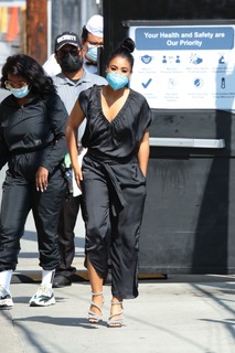 Regina Hall feet photo thumbnail