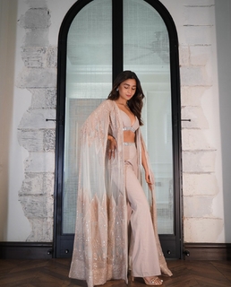 Alia Bhatt feet photo thumbnail