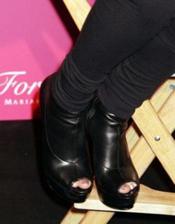 Mariah Carey feet photo thumbnail