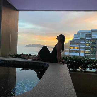 Ashley Greene feet photo thumbnail