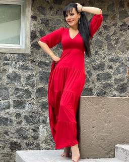 Maribel Guardia feet photo thumbnail