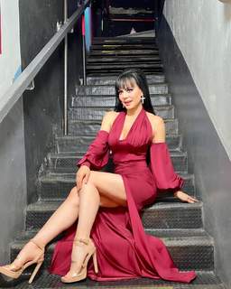 Maribel Guardia feet photo thumbnail