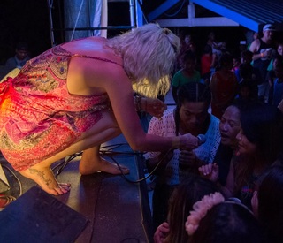Joss Stone feet photo thumbnail