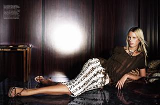 Karolina Kurkova feet photo thumbnail