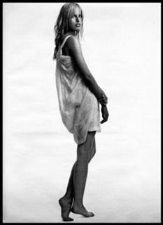Karolina Kurkova feet photo thumbnail