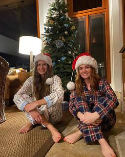 Isla Fisher feet photo thumbnail