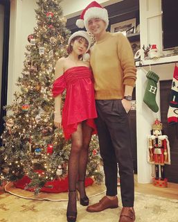 Sarah Hyland feet photo thumbnail
