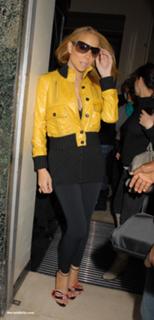 Mariah Carey feet photo thumbnail