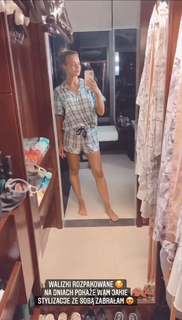Karolina Pisarek feet photo thumbnail
