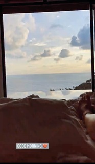 Karolina Pisarek feet photo thumbnail