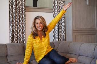 Denise Austin feet photo thumbnail