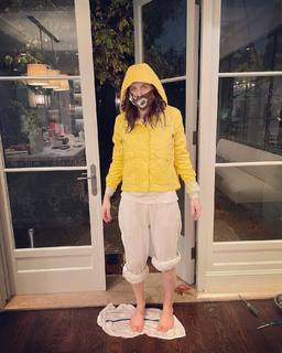 Alexandra Daddario feet photo thumbnail