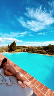 Giorgia Crivello feet photo thumbnail