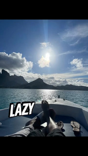 Halle Berry feet photo thumbnail
