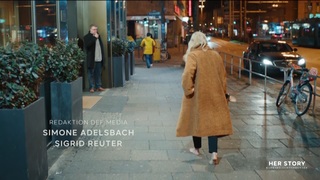 Barbara Schöneberger feet photo thumbnail