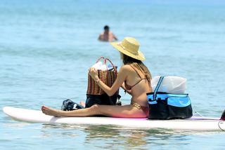 Alessandra Ambrosio feet photo thumbnail