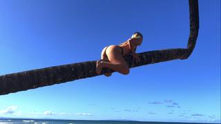 Katie Sigmond feet photo thumbnail
