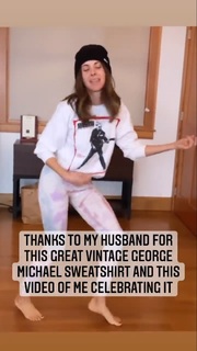 Alison Brie feet photo thumbnail