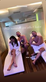 Elisabetta Canalis feet photo thumbnail