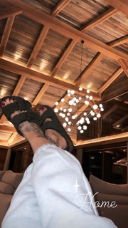 Melissa Satta feet photo thumbnail