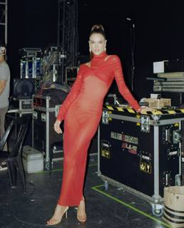 Alessandra Ambrosio feet photo thumbnail