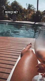 Juliana Salimeni feet photo thumbnail