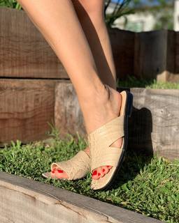 Carolina Ardohain feet photo thumbnail