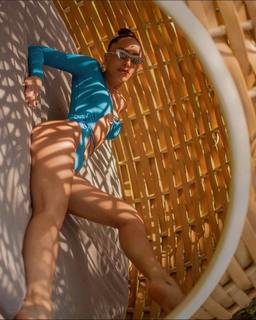 Sabrina Sato feet photo thumbnail