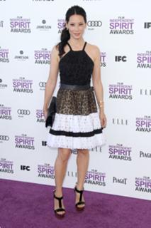 Lucy Liu feet photo thumbnail