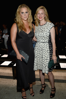 Amy Schumer feet photo thumbnail