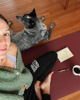Adriene Mishler feet photo thumbnail