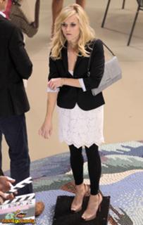 Reese Witherspoon feet photo thumbnail