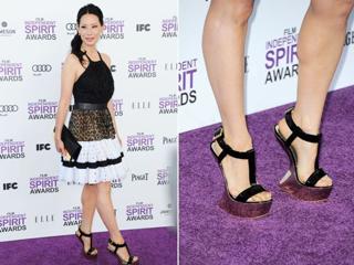 Lucy Liu feet photo thumbnail