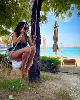 Giorgia Palmas feet photo thumbnail