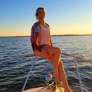 Lívia Andrade feet photo thumbnail